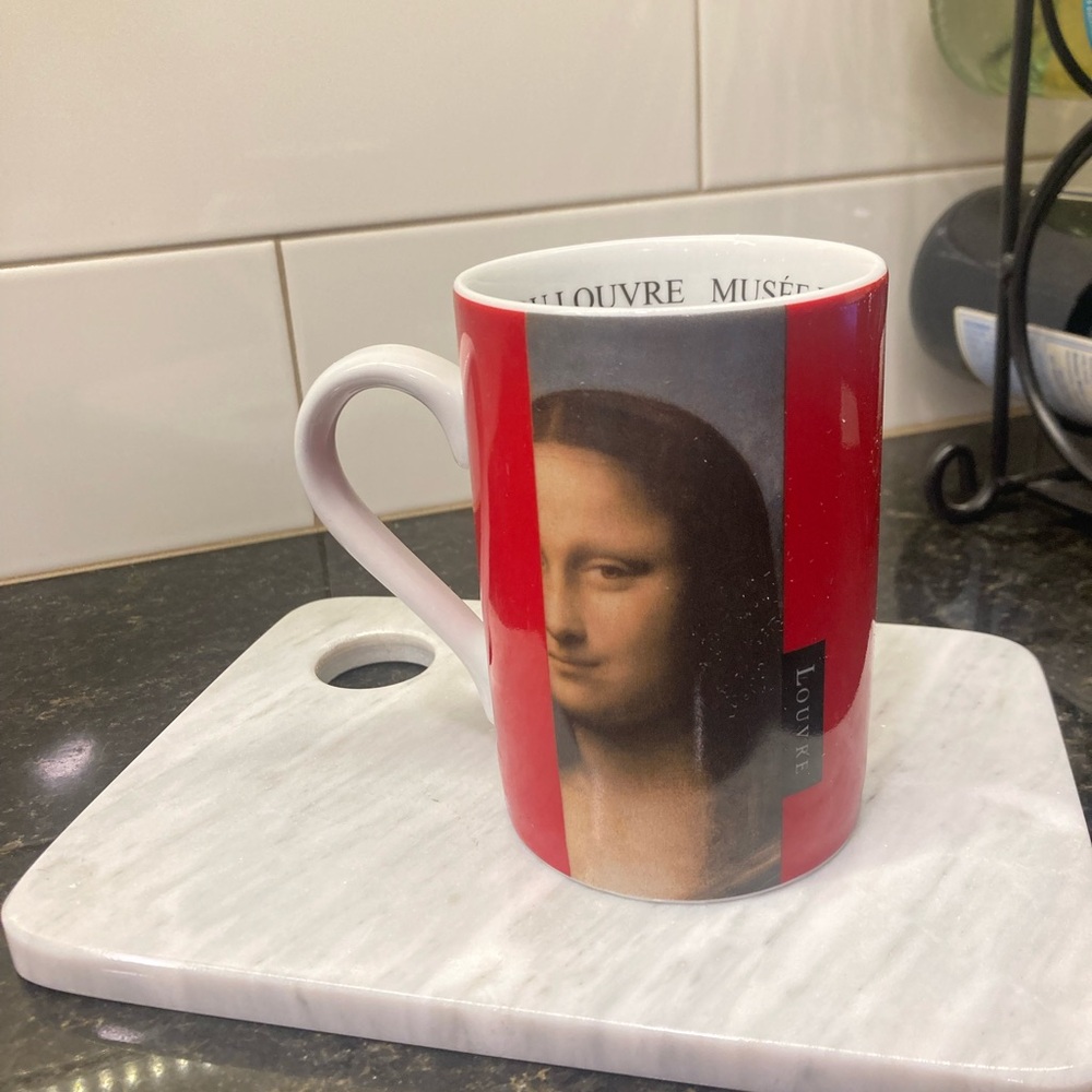 Musee de Louvre Red Mona Lisa 8 oz Mug Cup